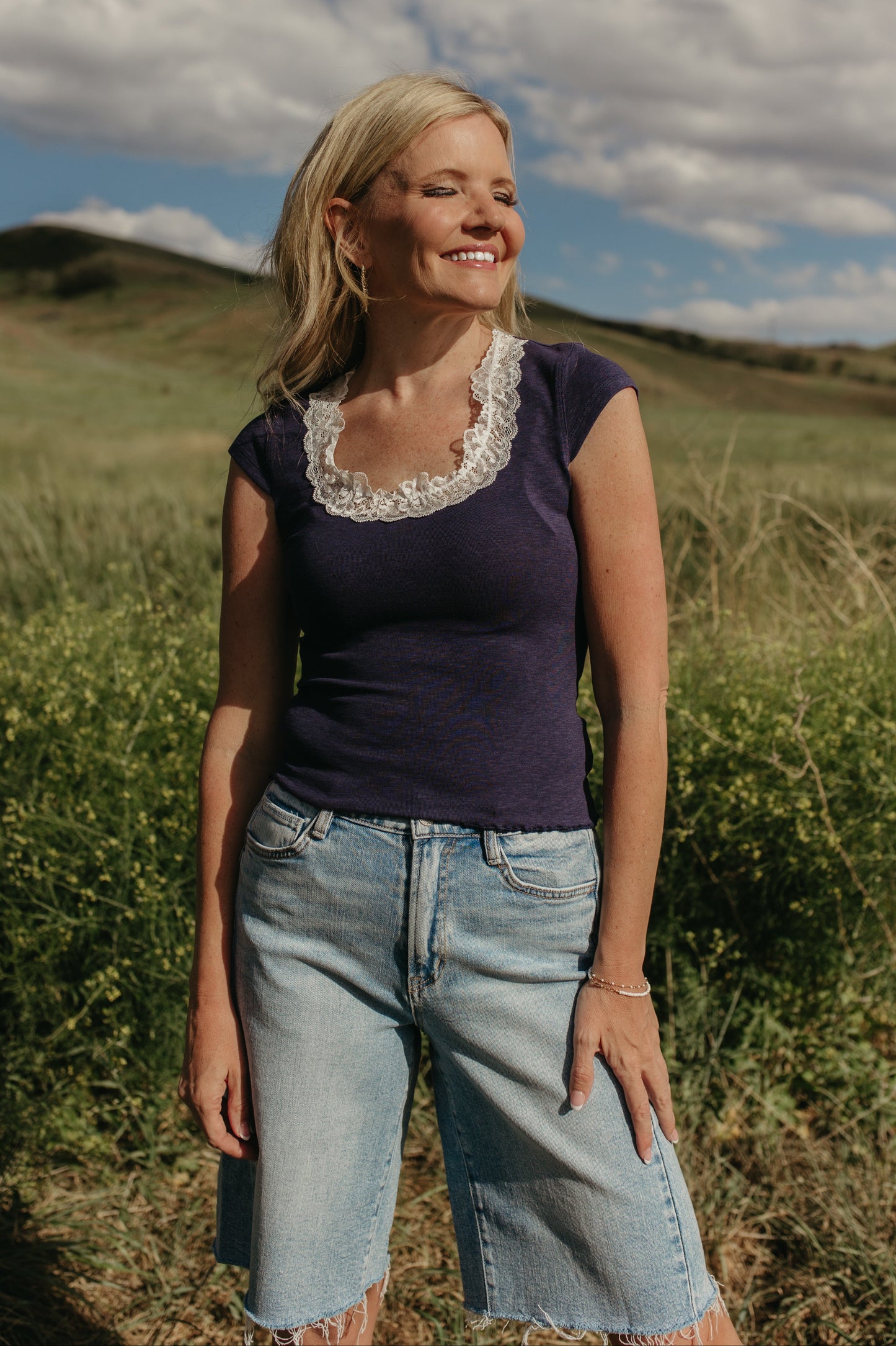 THE EVERLY LACE TEE IN NAVY