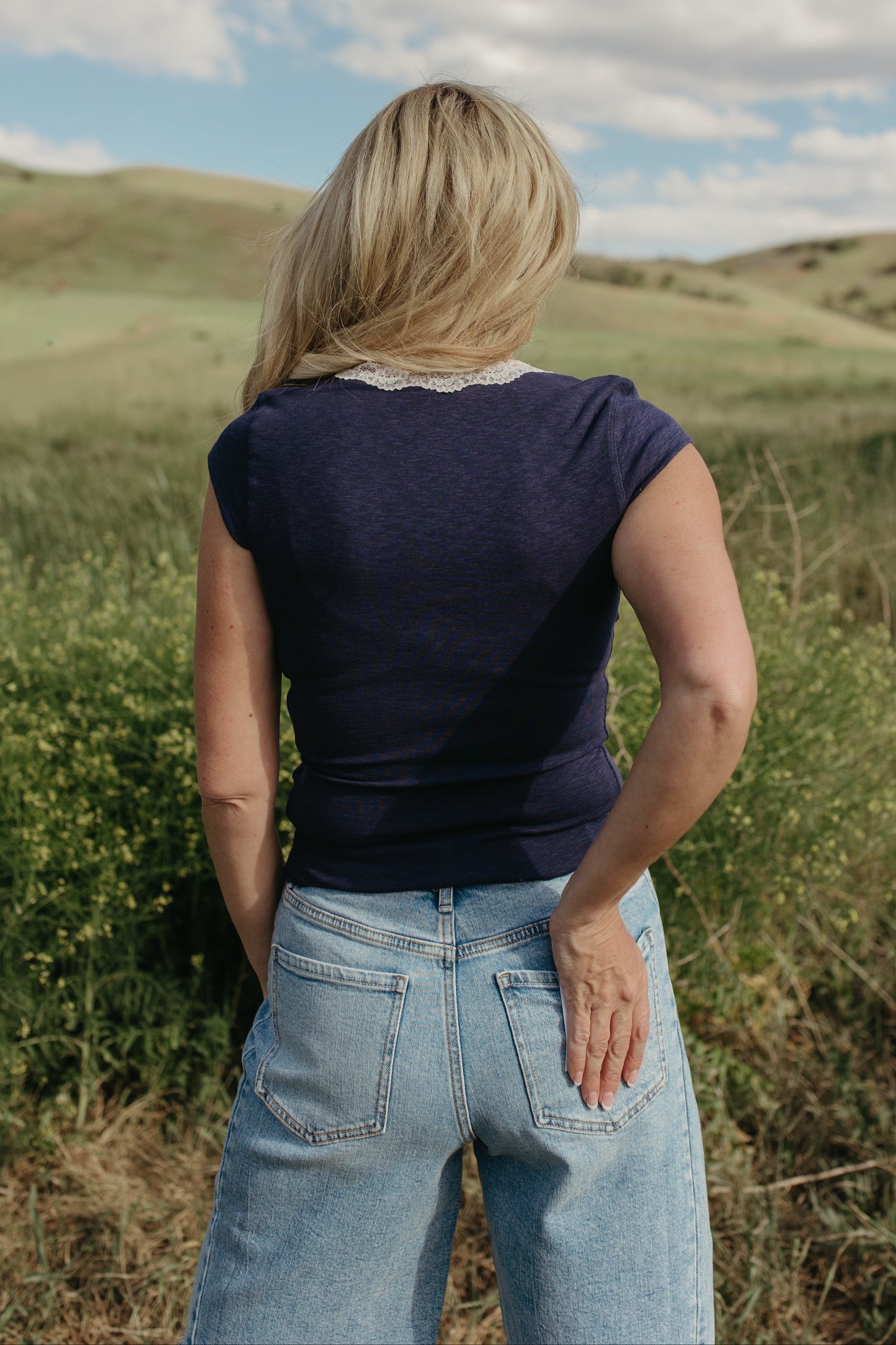 THE EVERLY LACE TEE IN NAVY