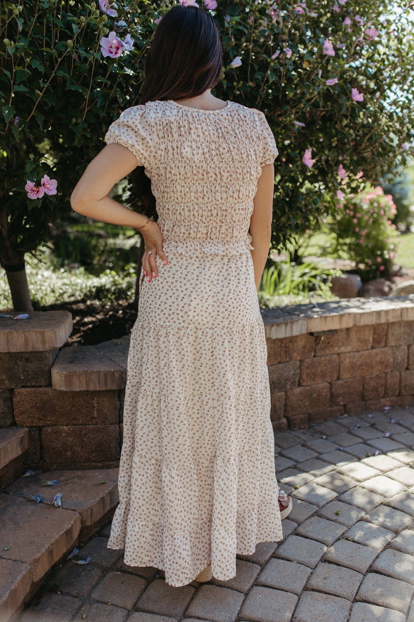 THE ZOE FLORAL SMOCKED TOP IN CREAM