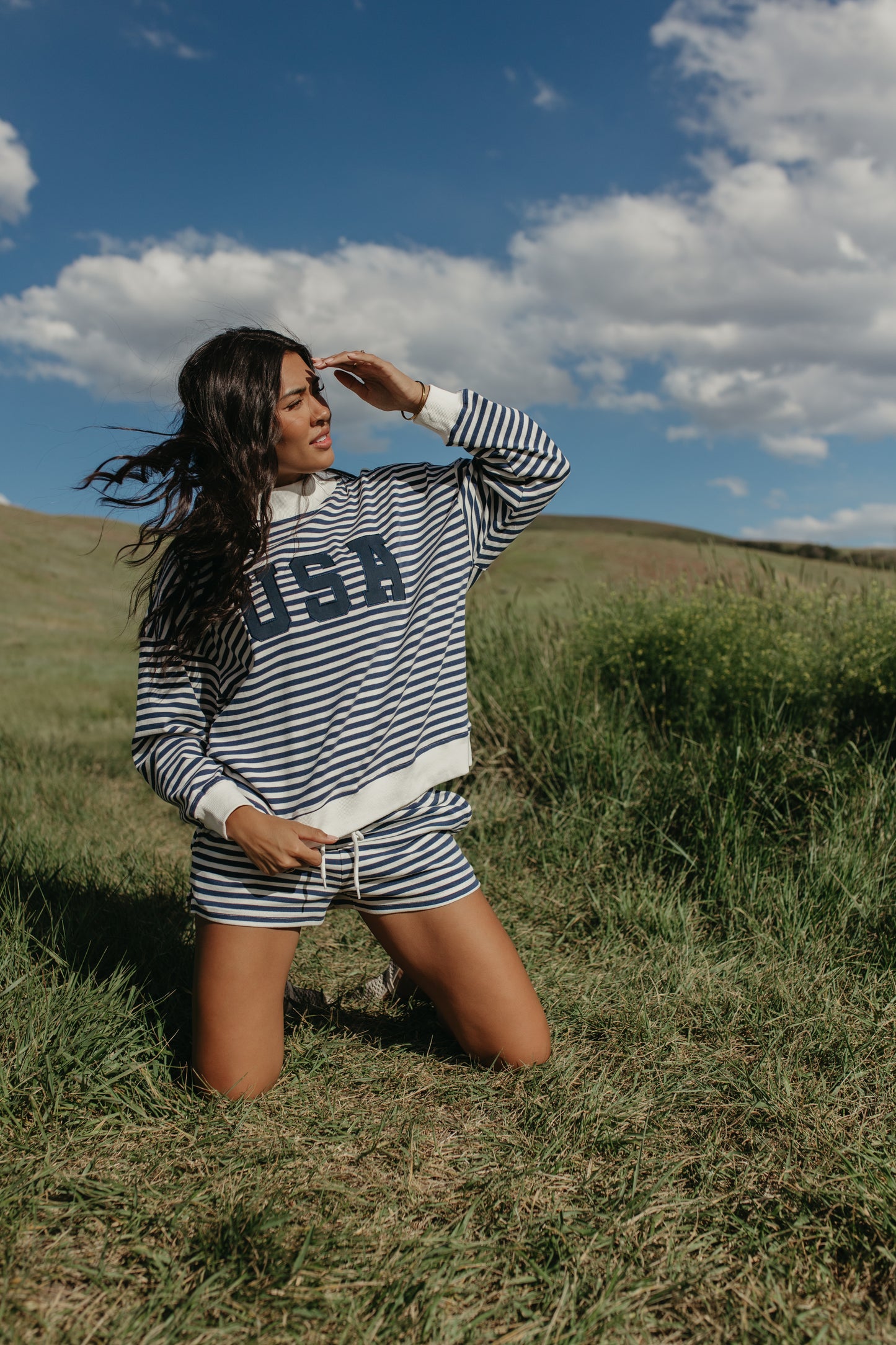 THE AMERICANA NAVY STRIPE MOCK NECK