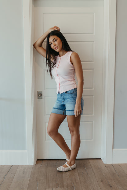 THE BRIELLE RIBBED BUTTON FRONT TANK TOP IN SOFT PINK