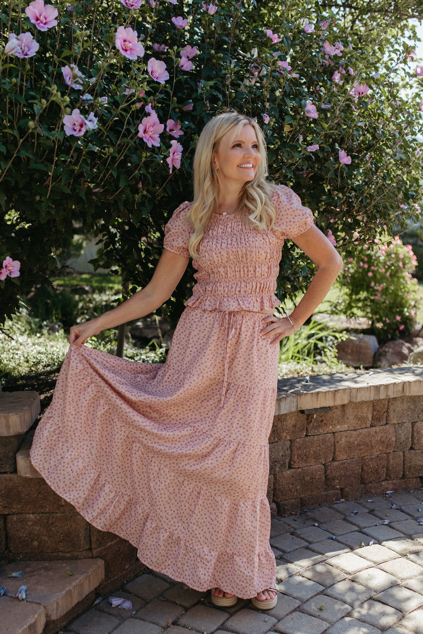 THE ZOE FLORAL SMOCKED TOP IN BLUSH