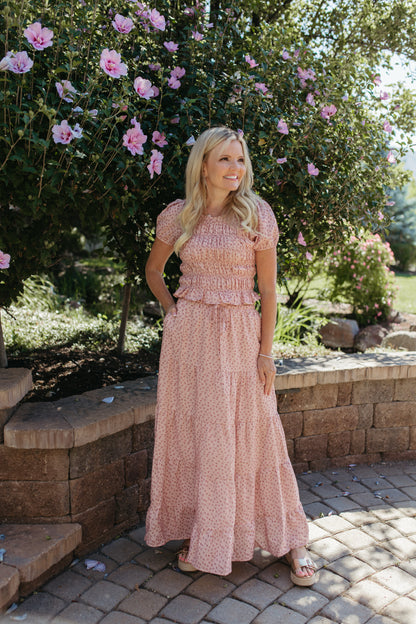 THE ZOE FLORAL TIERED SKIRT IN BLUSH