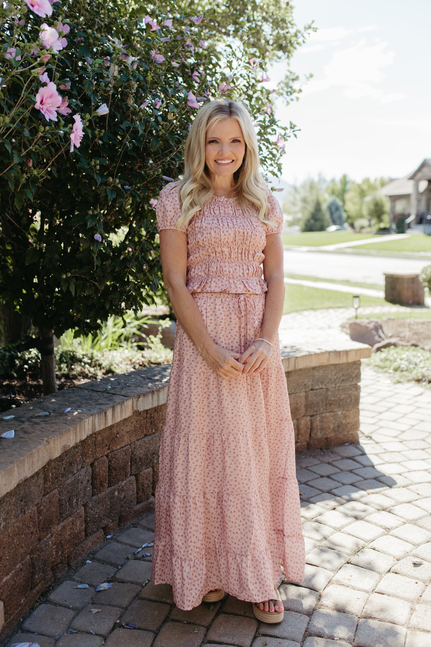 THE ZOE FLORAL TIERED SKIRT IN BLUSH