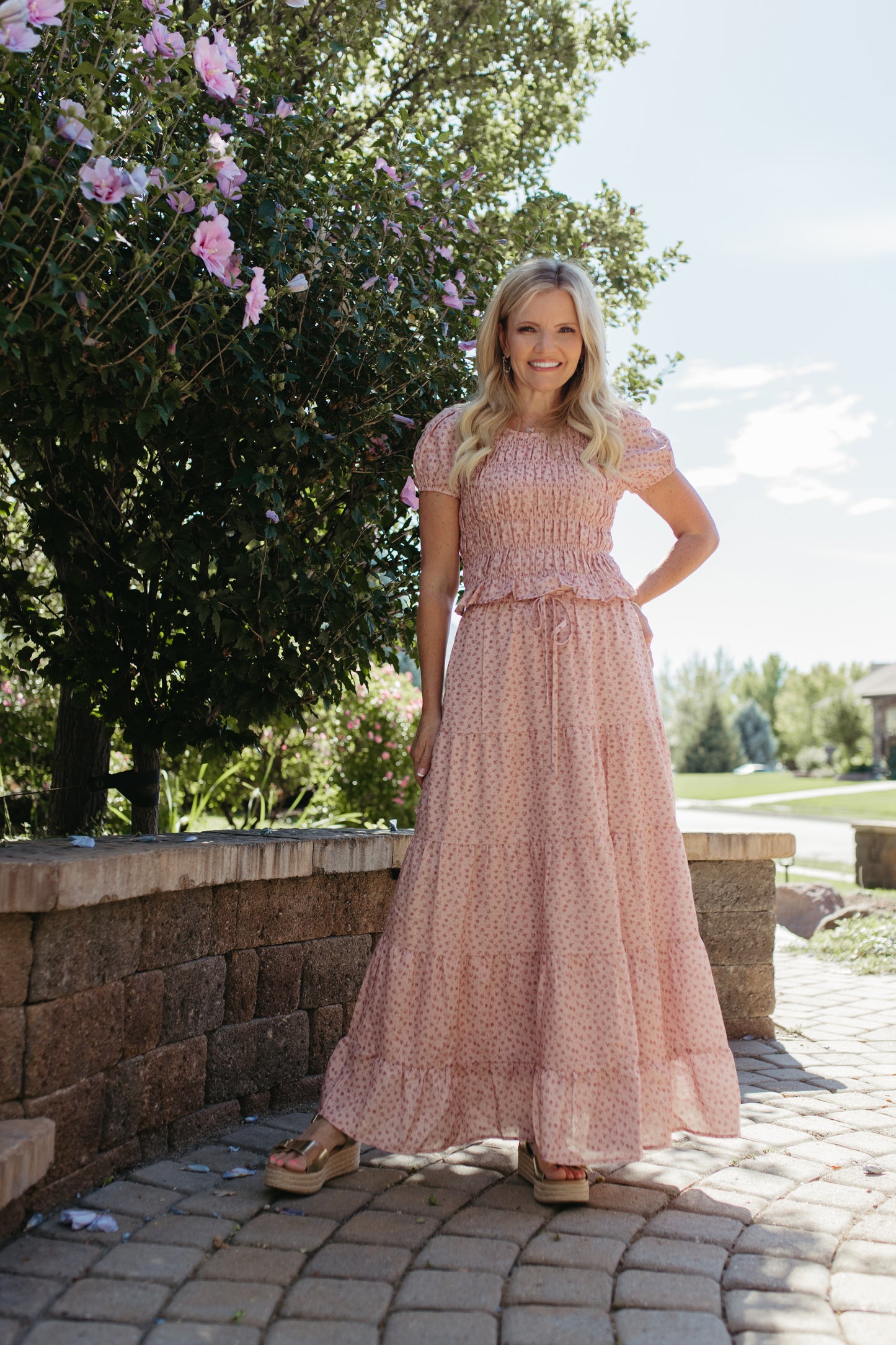 THE ZOE FLORAL TIERED SKIRT IN BLUSH