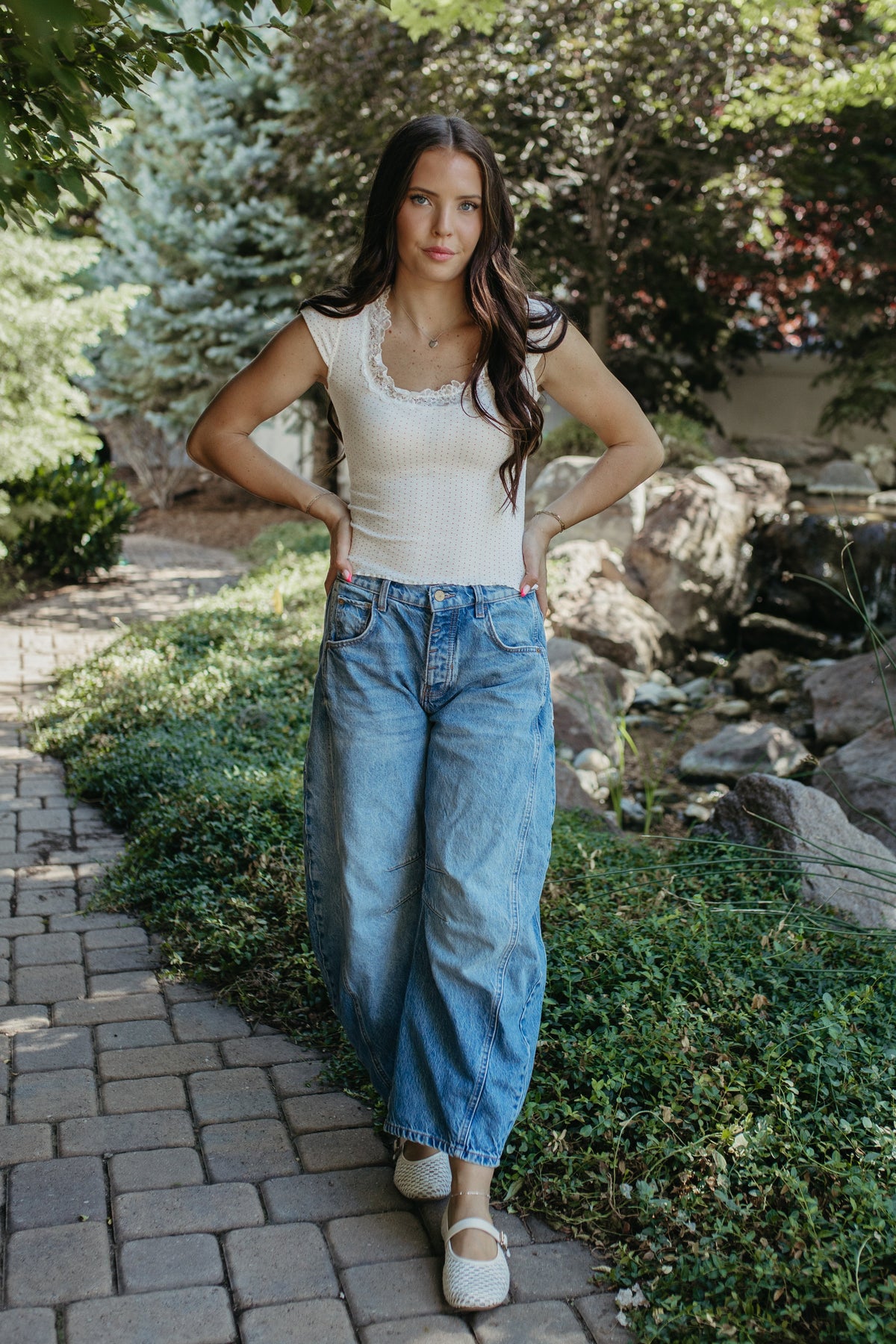 THE EVERLY LACE TEE IN RED DOTS