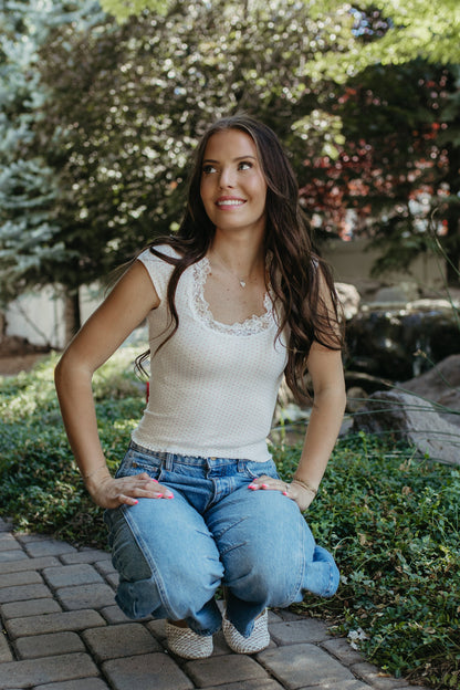 THE EVERLY LACE TEE IN RED DOTS
