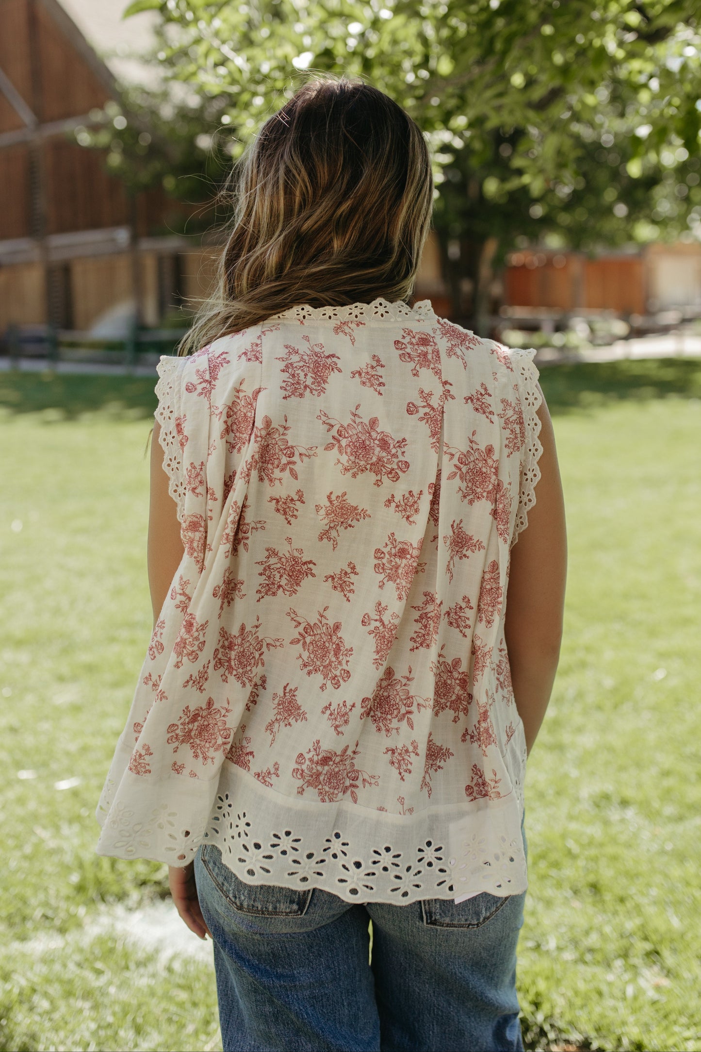THE KASSY VINTAGE FLORAL TOP IN RED