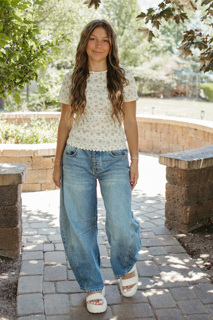 THE ARIELLA FLORAL FITTED TOP IN CREAM