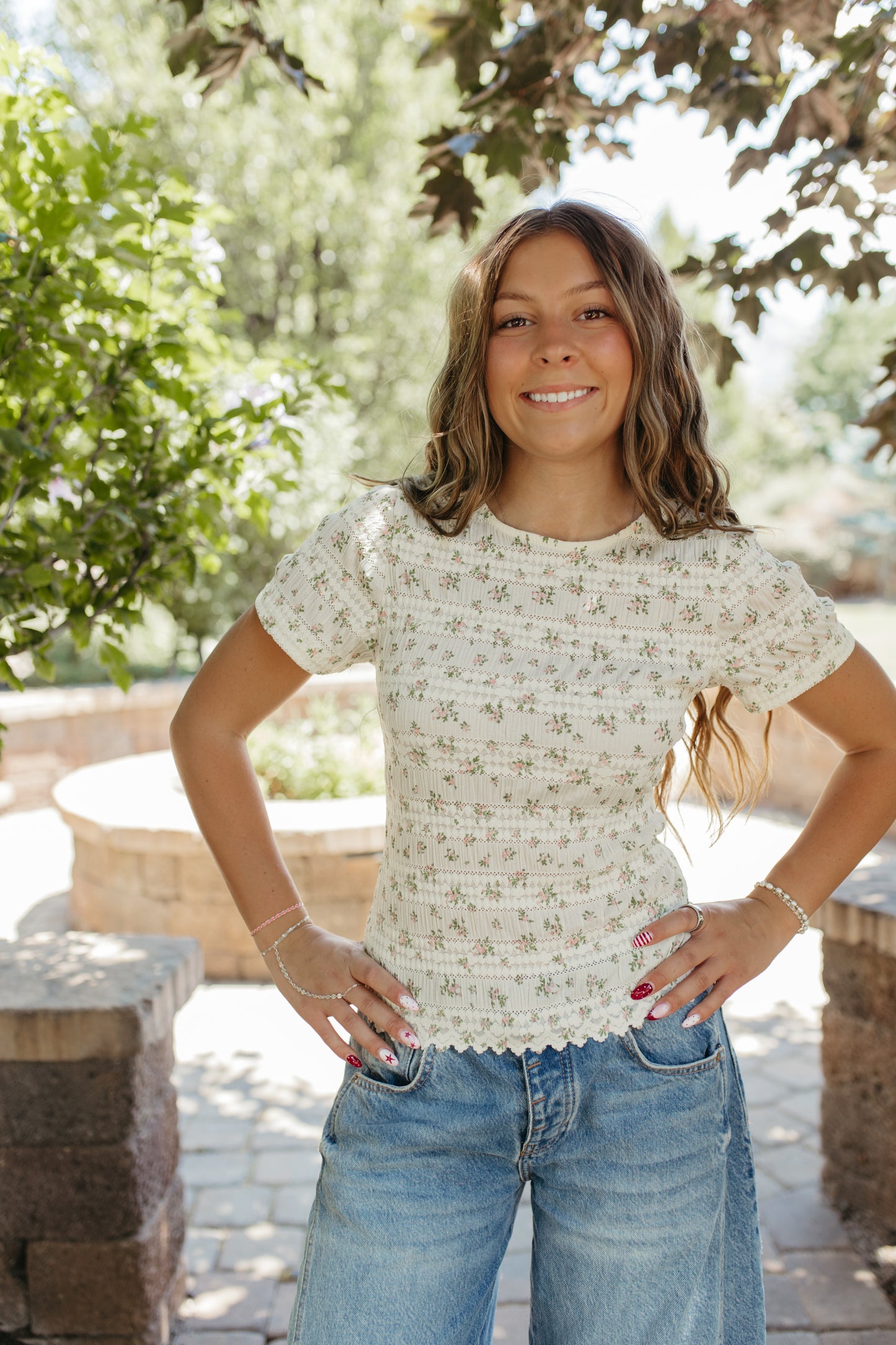 THE ARIELLA FLORAL FITTED TOP IN CREAM