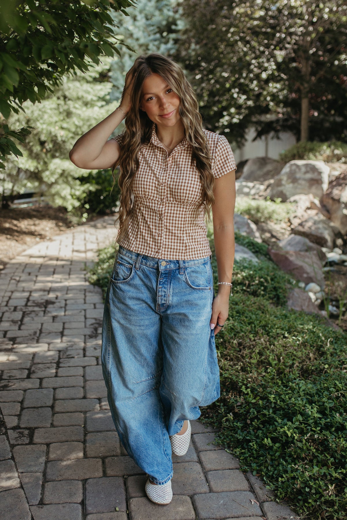 THE BRIANNA GINGHAM SHORT SLEEVE COLLARED TOP IN OLIVE
