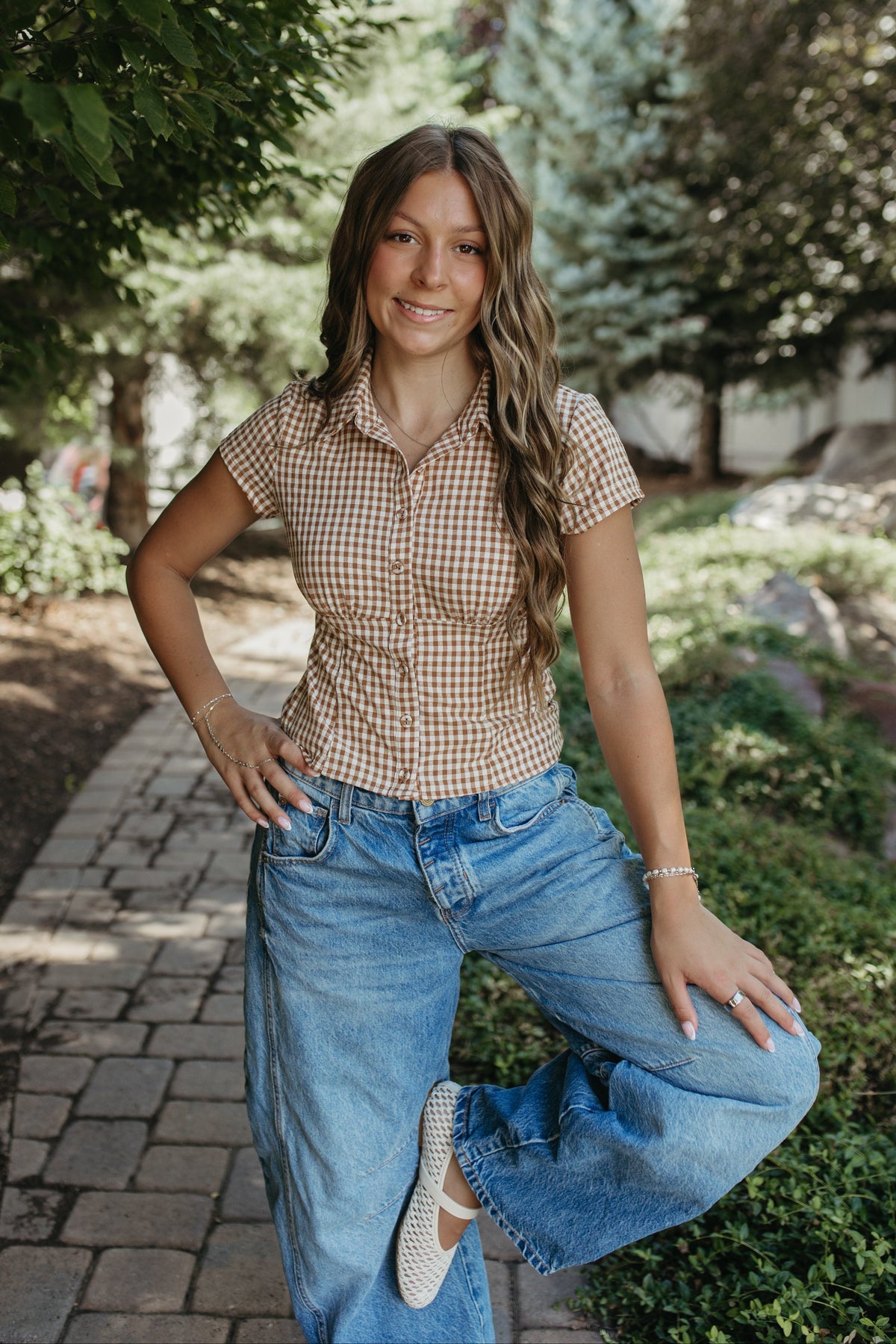 THE BRIANNA GINGHAM SHORT SLEEVE COLLARED TOP IN OLIVE