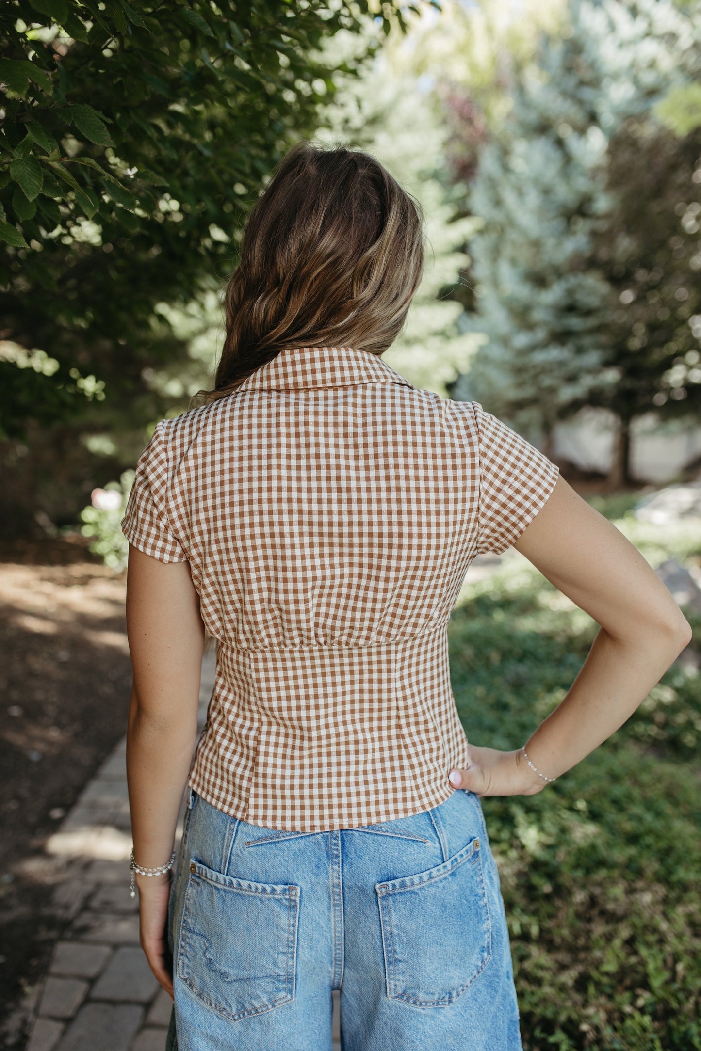THE BRIANNA GINGHAM SHORT SLEEVE COLLARED TOP IN OLIVE