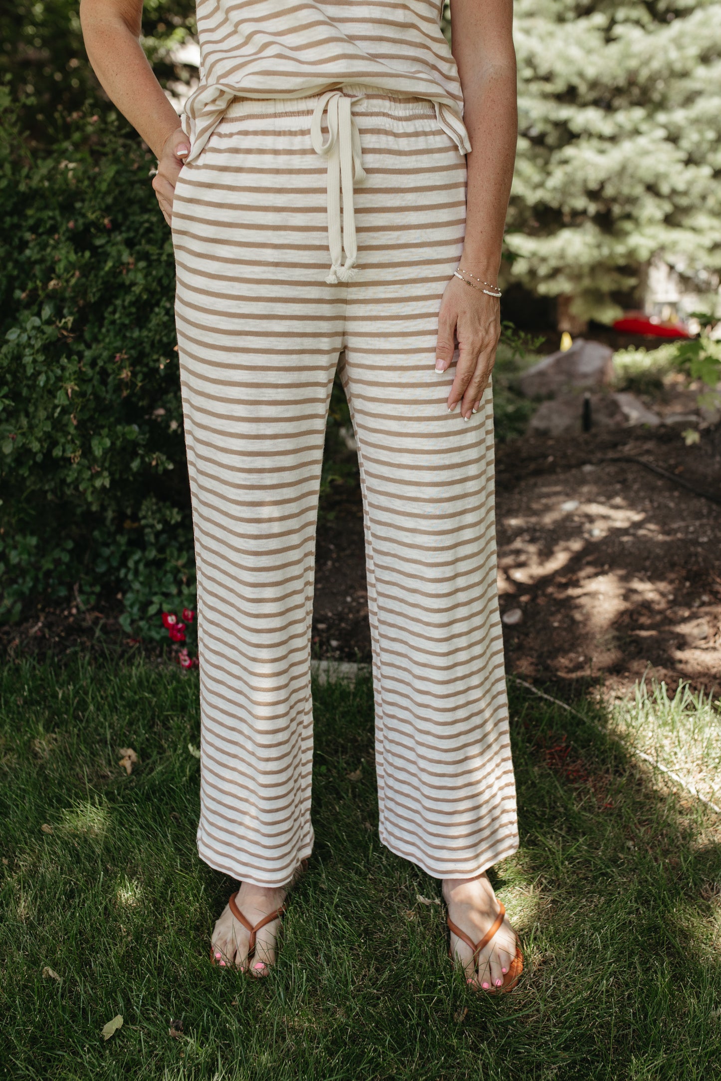 THE SUSIE TAN AND WHITE SET
