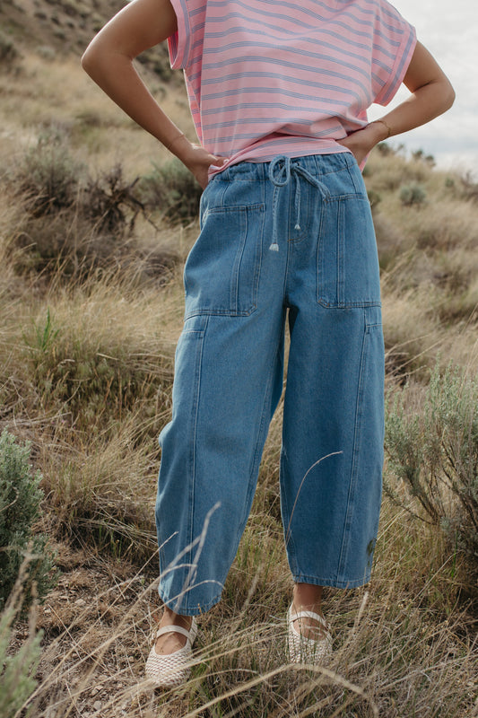THE ZAYLEE WIDE LEG PANTS IN LIGHT BLUE