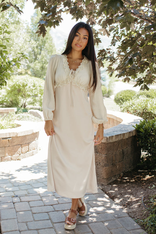 THE ESMERALDA MIDI DRESS IN CHAMPAGNE