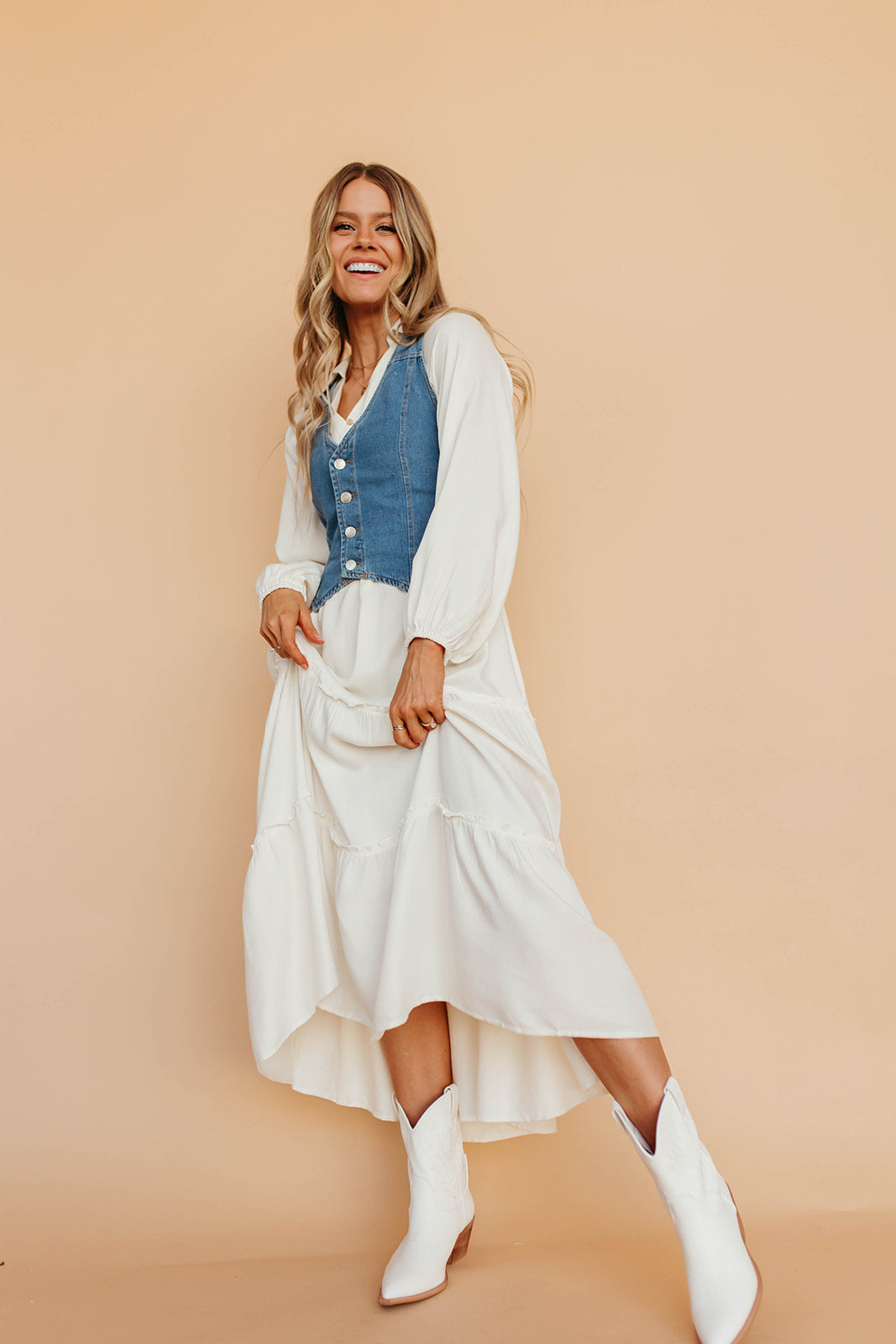 The Mimi Cowgirl Boots in White 6.5 The Mimi Cowgirl Boots in White 6.5