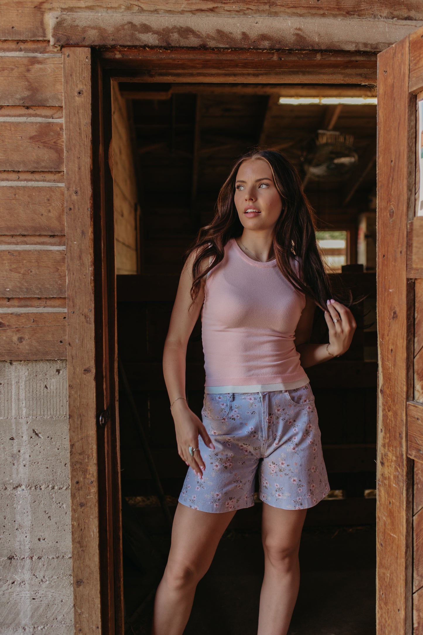 THE GRACELYNN SLEEVELESS SWEATER IN BLUSH