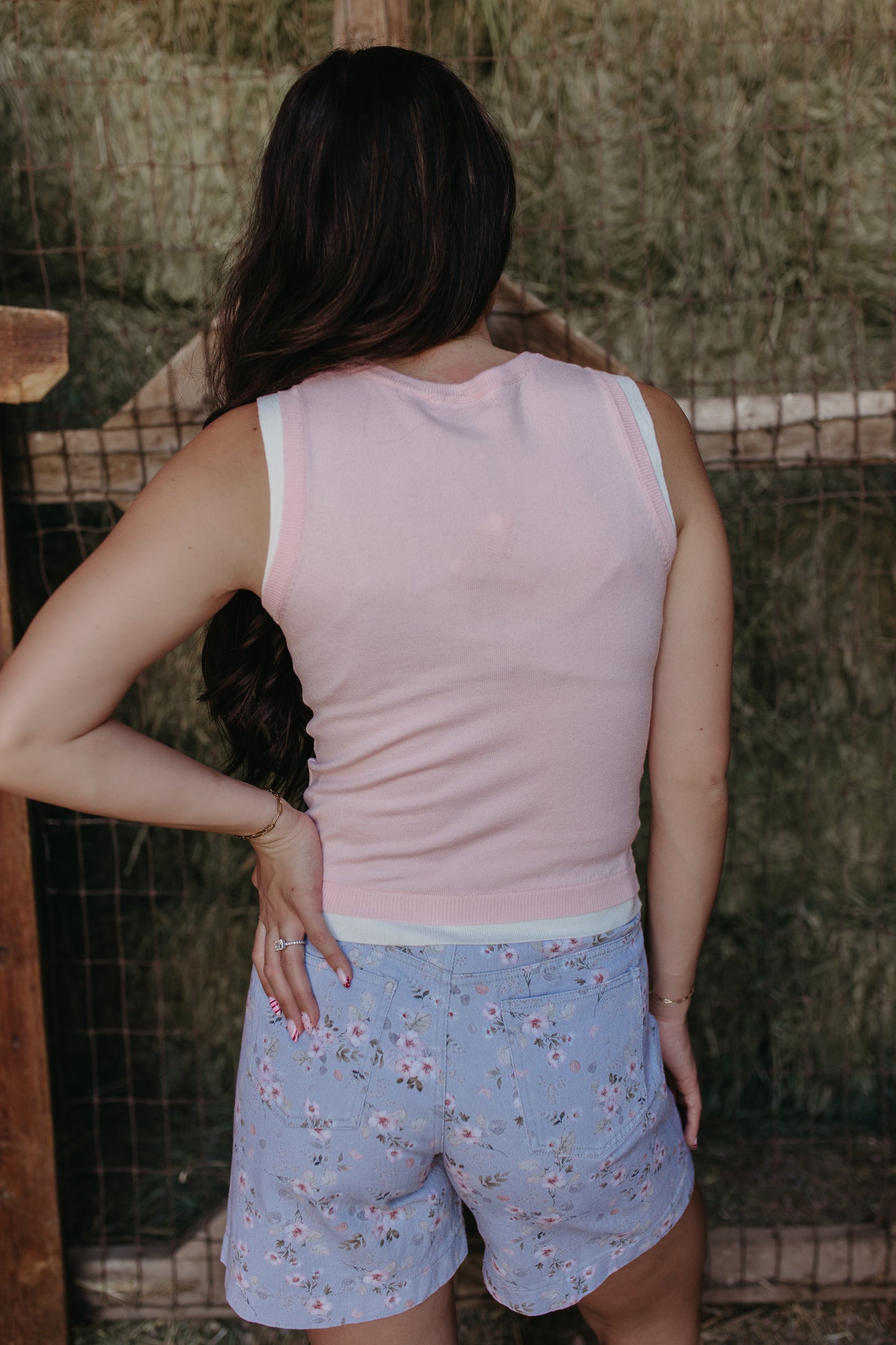 THE GRACELYNN SLEEVELESS SWEATER IN BLUSH