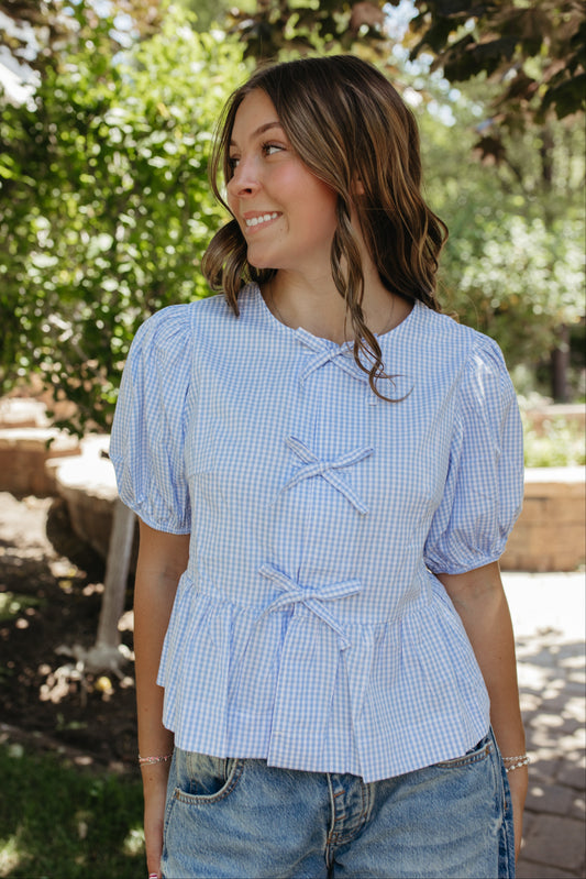 THE DARLENE GINGHAM PUFF SLEEVE BLOUSE IN BLUE