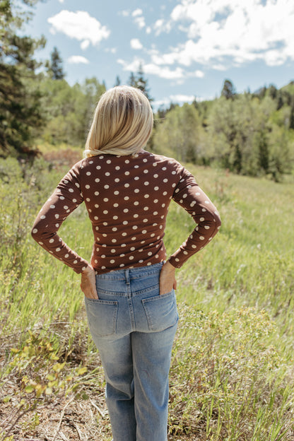 THE ROMINA POLKA DOT LONG SLEEVE KNIT TOP IN DARK BROWN