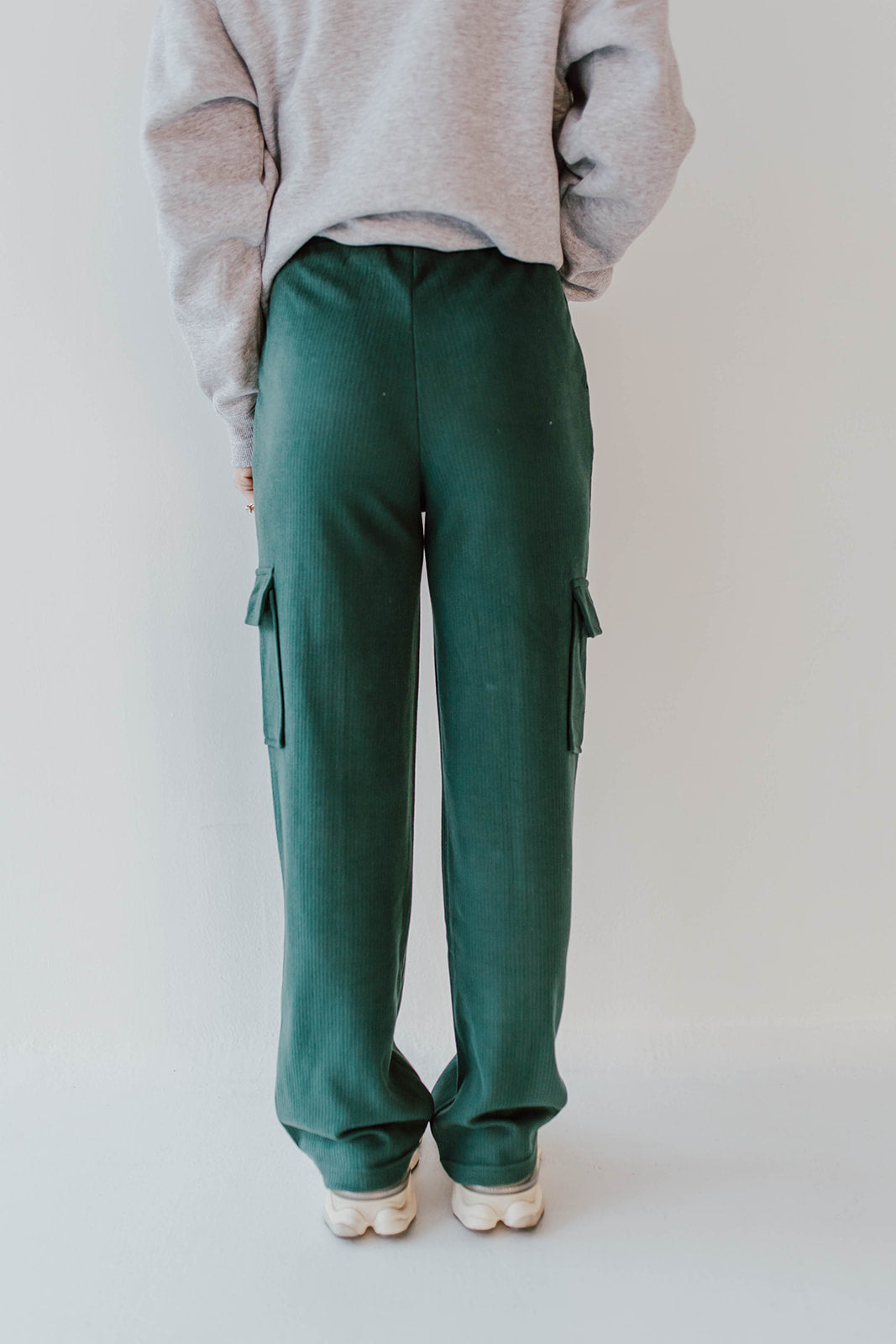 THE CARTER CARGO SWEATPANTS IN GREEN