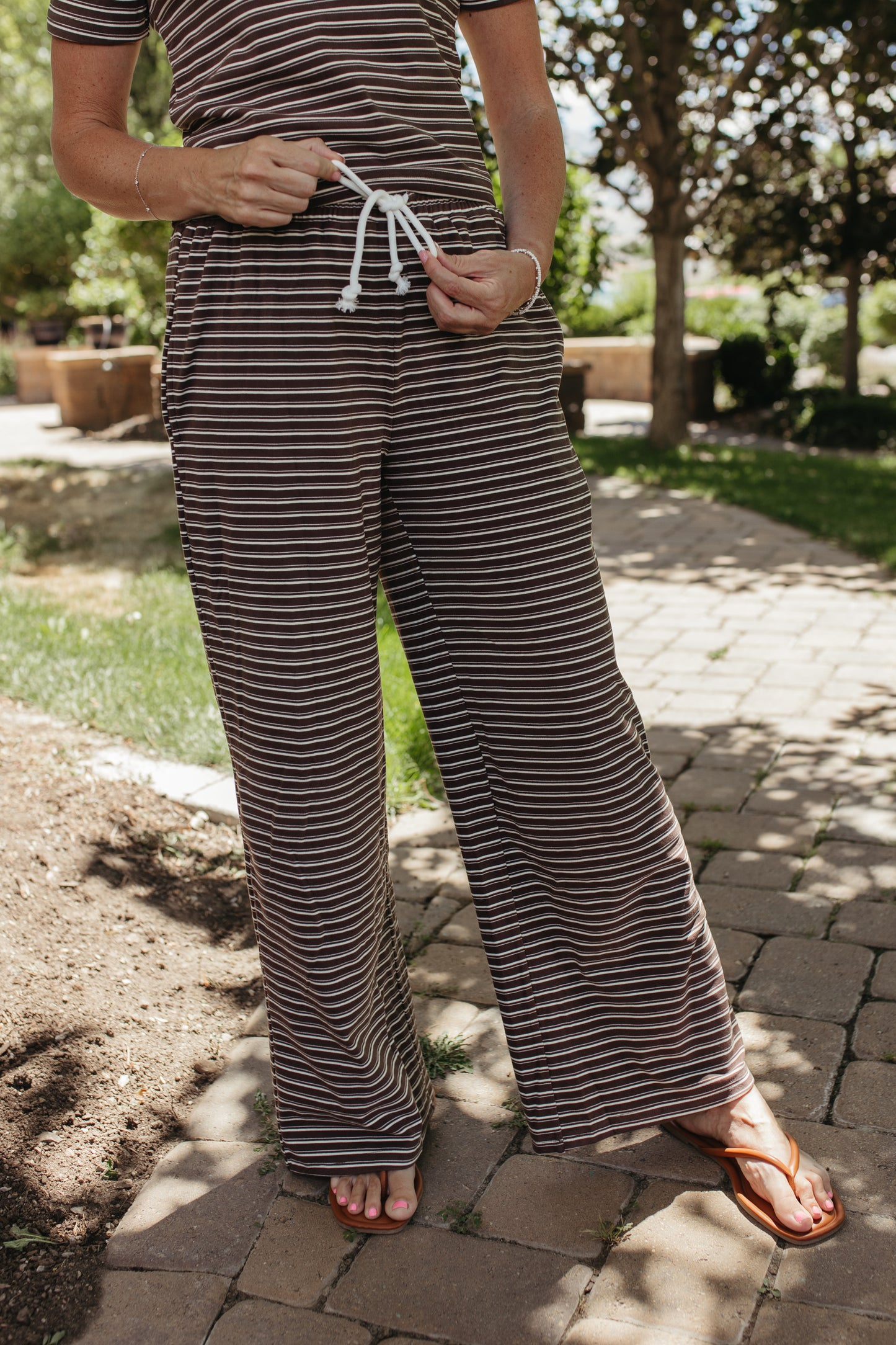 THE ALIVIA STRIPED LOUNGE SET IN BROWN