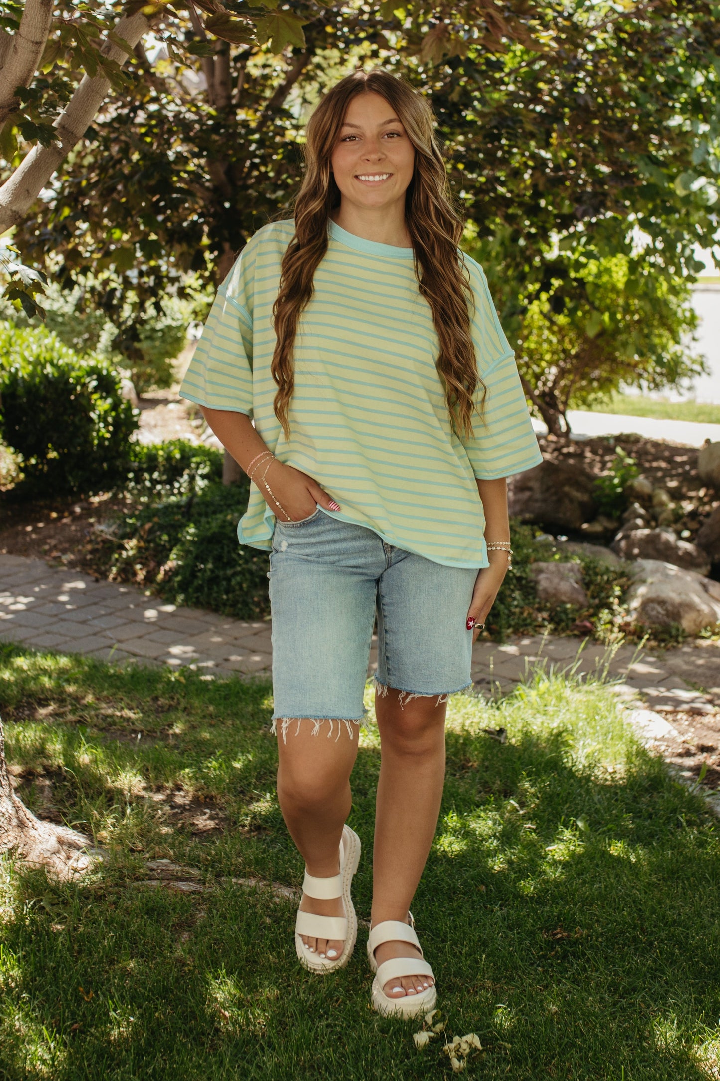 THE ZORA RELAXED STRIPED TEE IN BLUE/GREEN