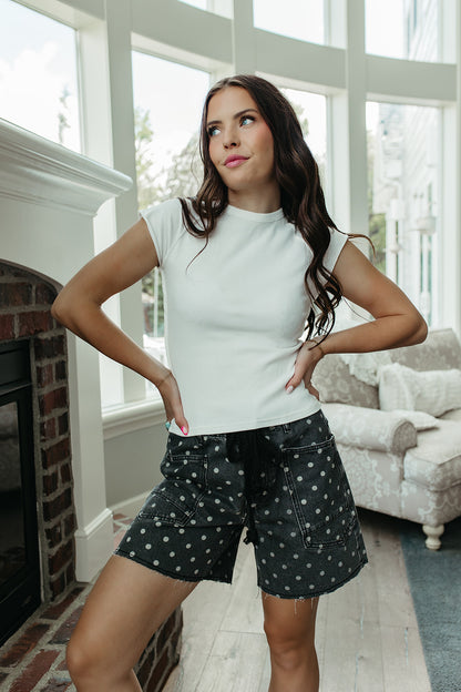 THE RUE DOT SHORTS IN CHARCOAL