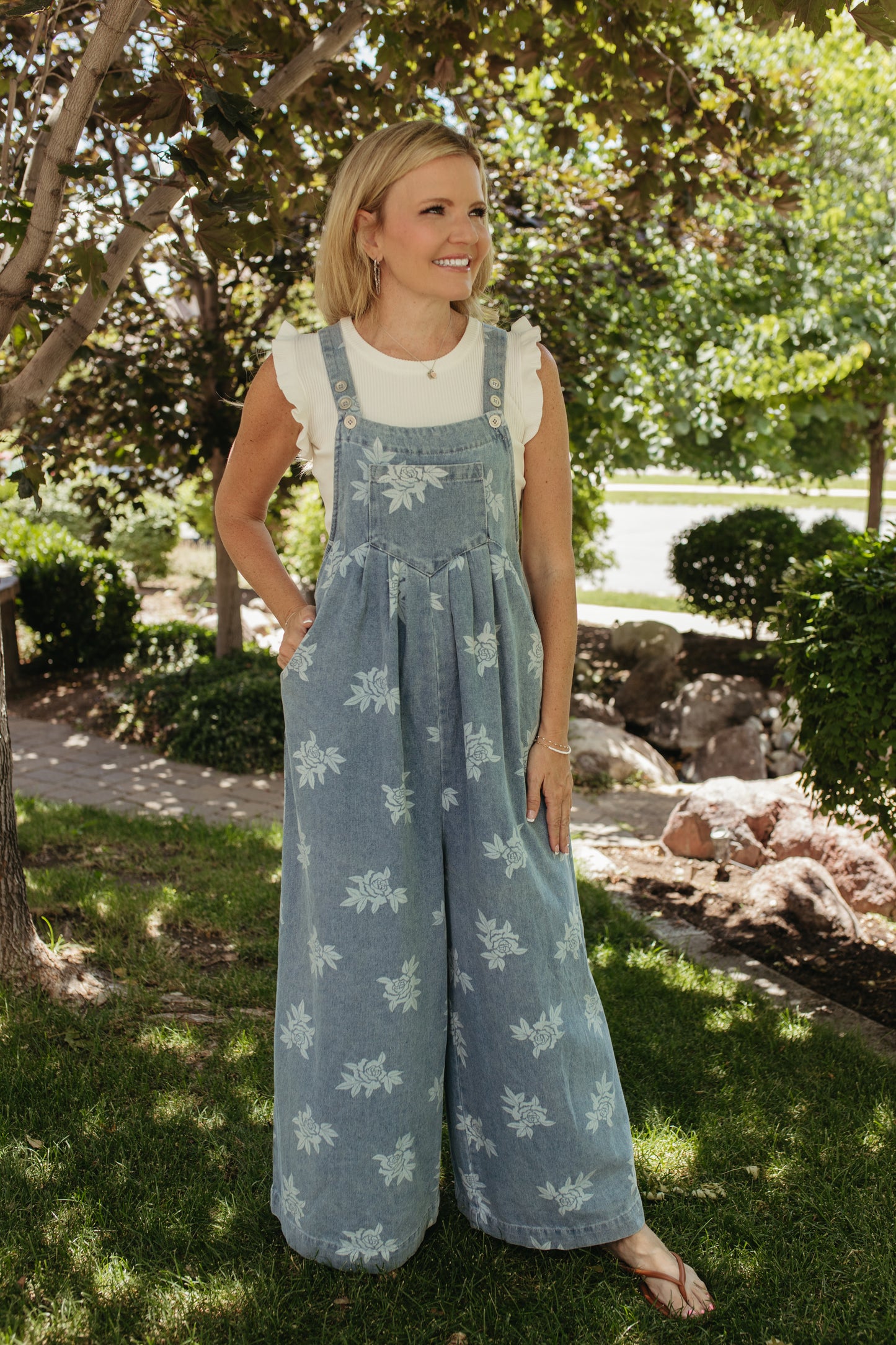 THE ZAY ZAY OVERSIZED FLORAL OVERALLS