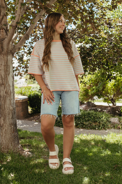 THE ZORA RELAXED STRIPED TEE IN CORAL/BLUE