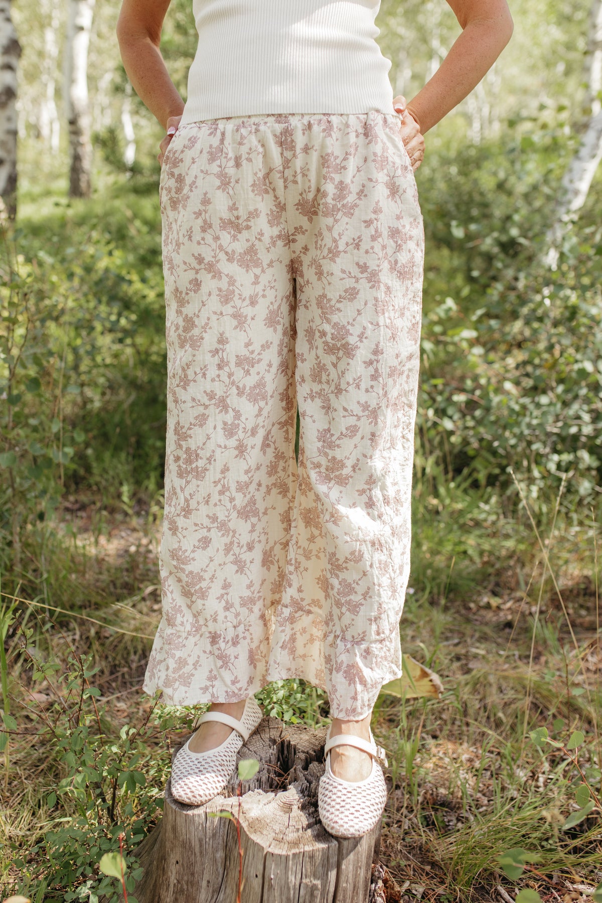 THE NAOMI FLORAL WIDE LEG PANTS IN IVORY
