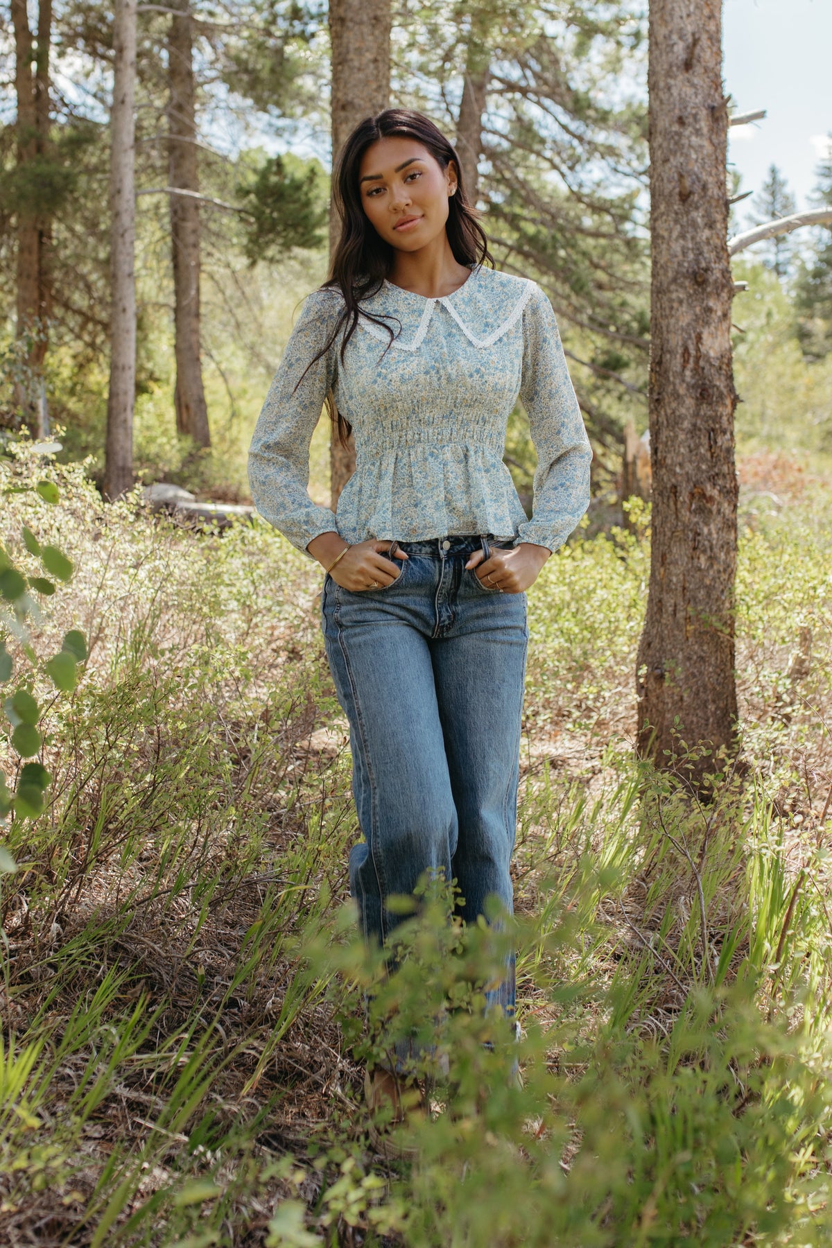 THE BILLIE FLORAL LACE BLOUSE IN BLUE