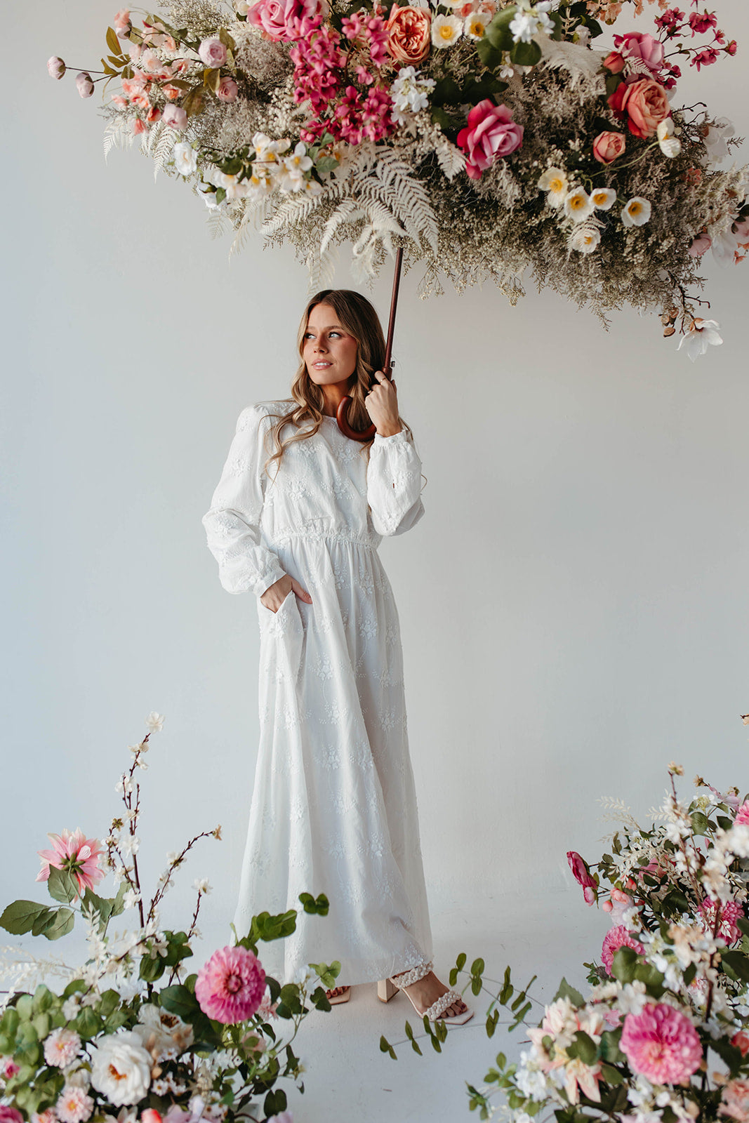 Tea N Rose The Winnee Maxi Eyelet Dress in Pure White X Large