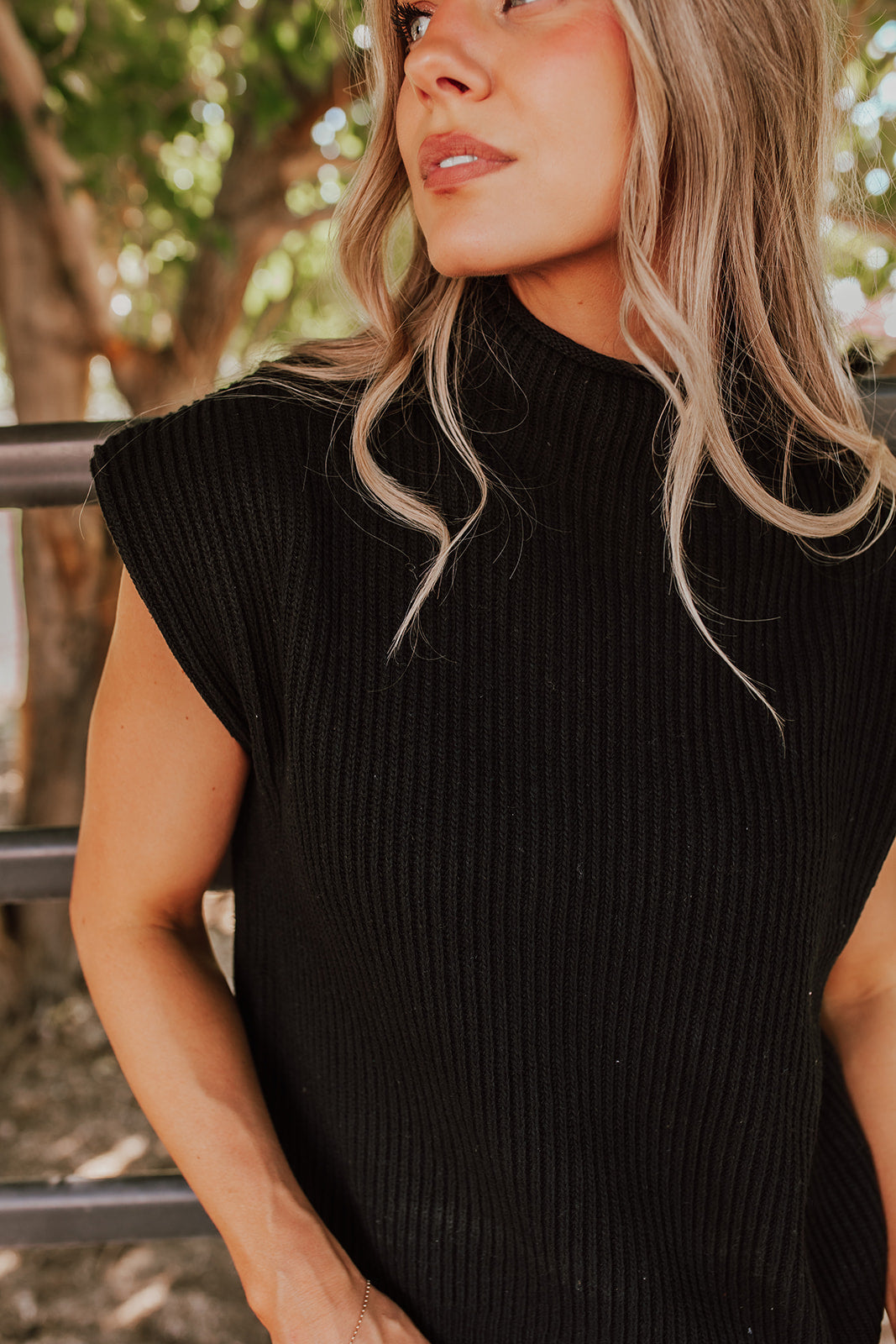 Black short sleeve knit sweater vest for women