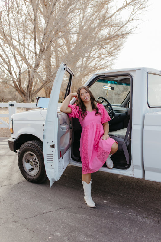 THE AMBERLY LACE PUFF SLEEVE DRESS IN PINK
