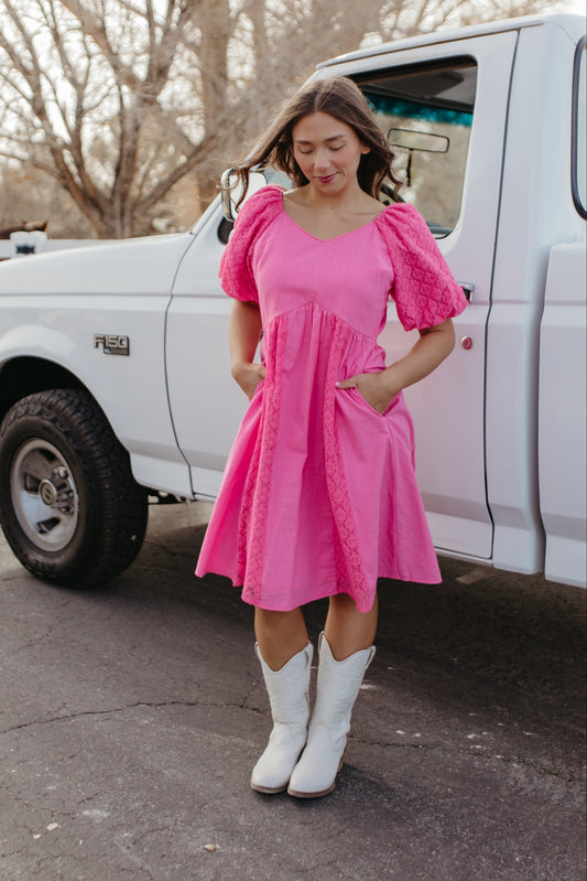 THE AMBERLY LACE PUFF SLEEVE DRESS IN PINK