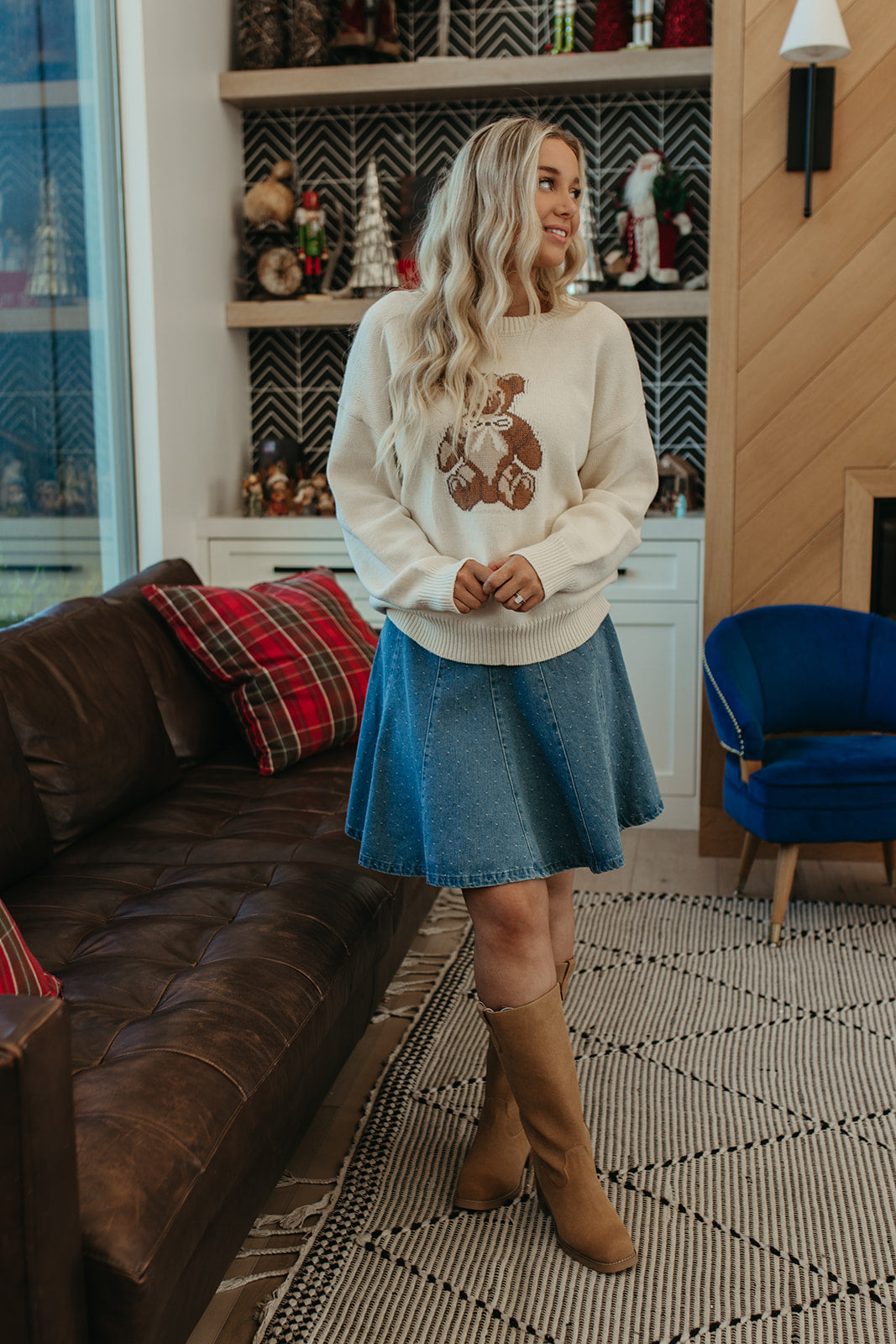 THE HONEY BEAR SWEATER IN CREAM