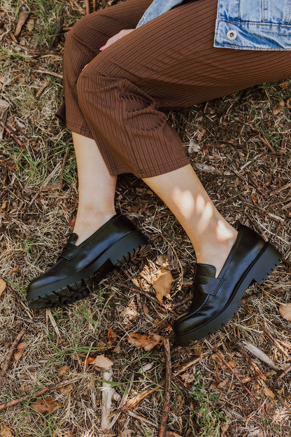 Black chunky loafer for women fall | PINK DESERT
