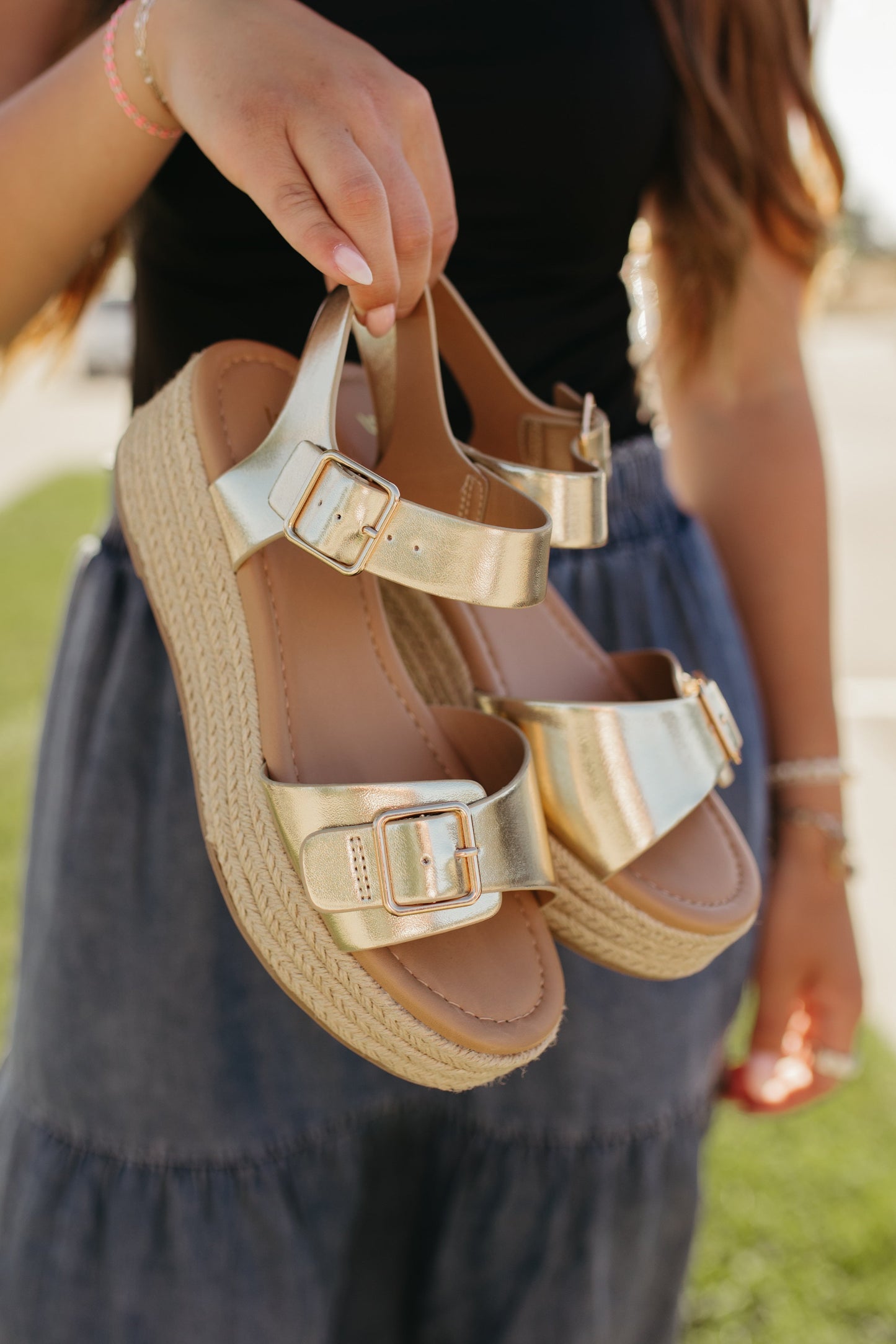 THE KAYLEE SANDALS IN GOLD