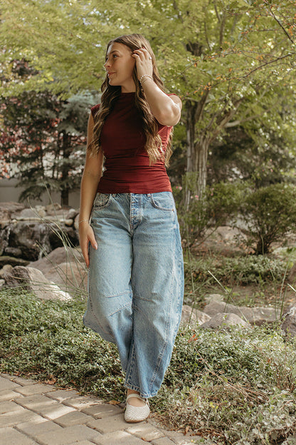 THE KIARA KNIT TOP IN BURGUNDY