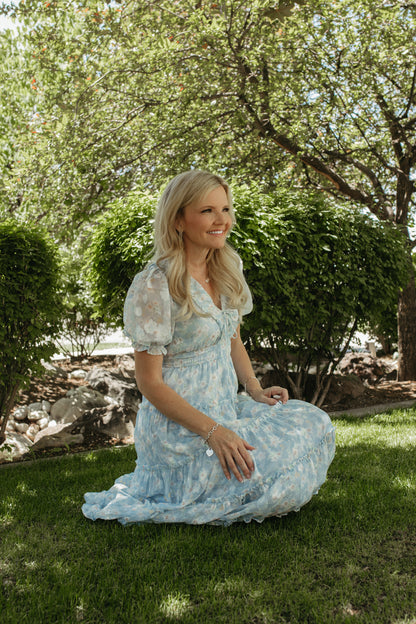THE EVERLEE FLORAL MAXI PUFF SLEEVE DRESS