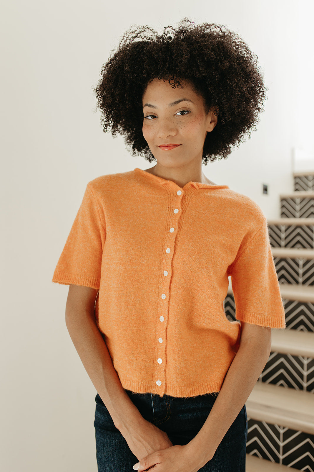 THE MCKAYLA SHORT SLEEVE CARDIGAN IN ORANGE