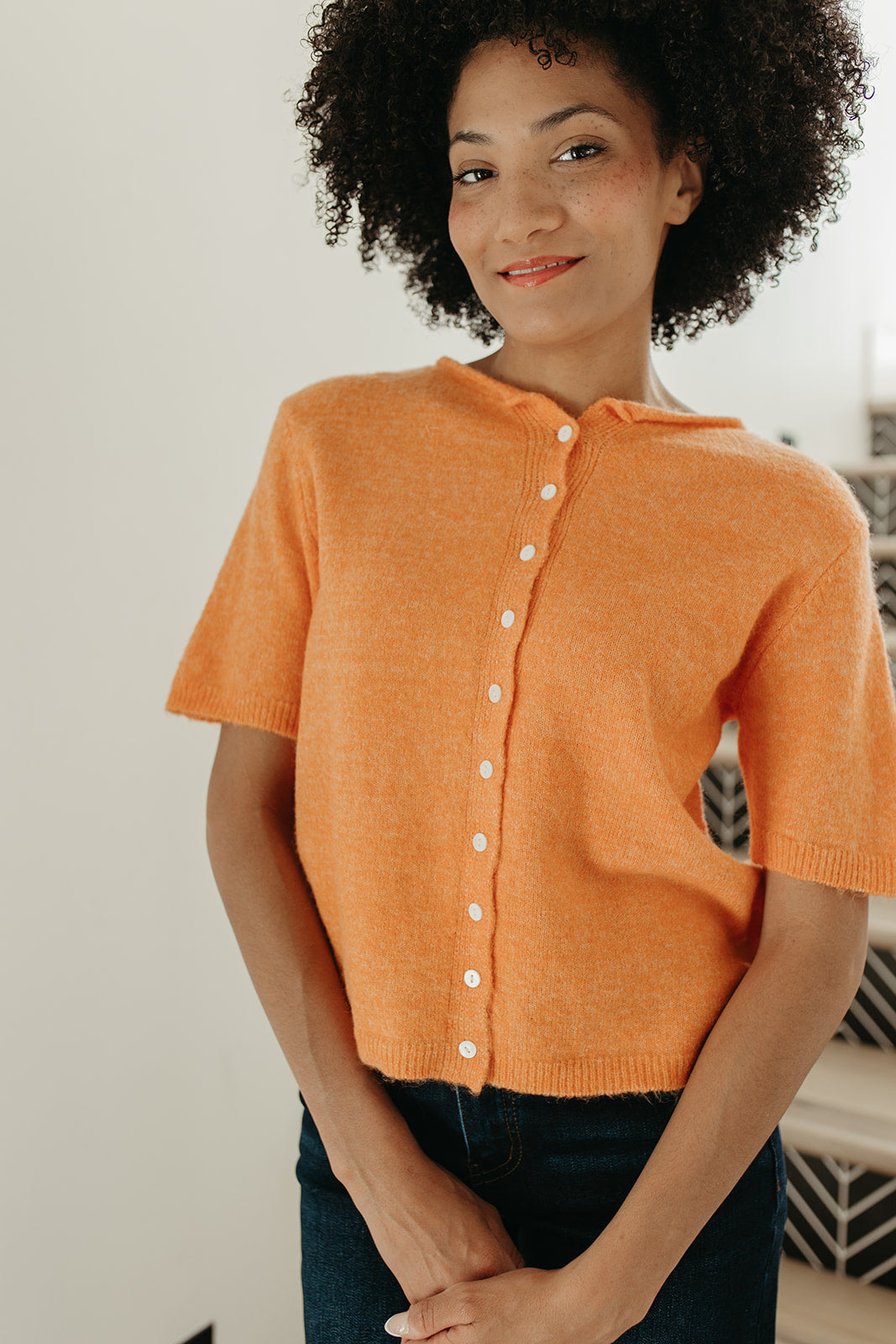THE MCKAYLA SHORT SLEEVE CARDIGAN IN ORANGE – Pink Desert
