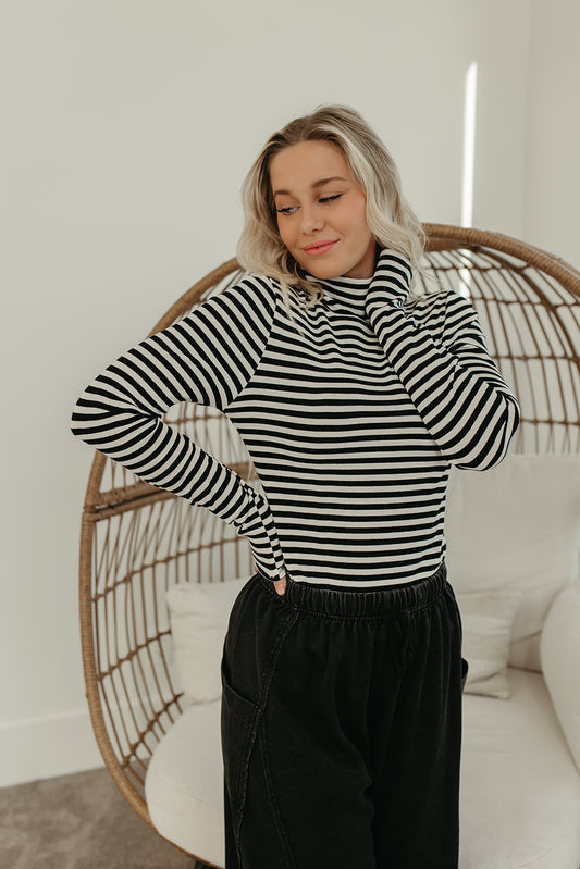 THE SHAYLA LONG SLEEVE TOP IN BLACK