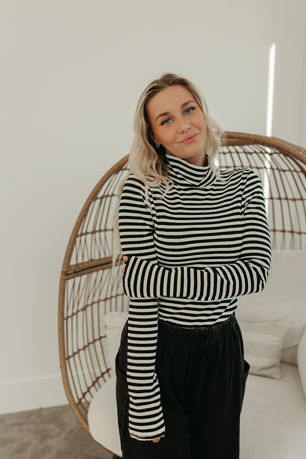 THE SHAYLA LONG SLEEVE TOP IN BLACK