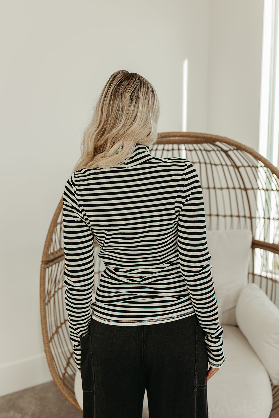 THE SHAYLA LONG SLEEVE TOP IN BLACK