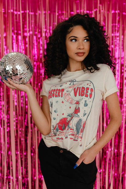 THE DESERT VIBES GRAPHIC TEE IN IVORY