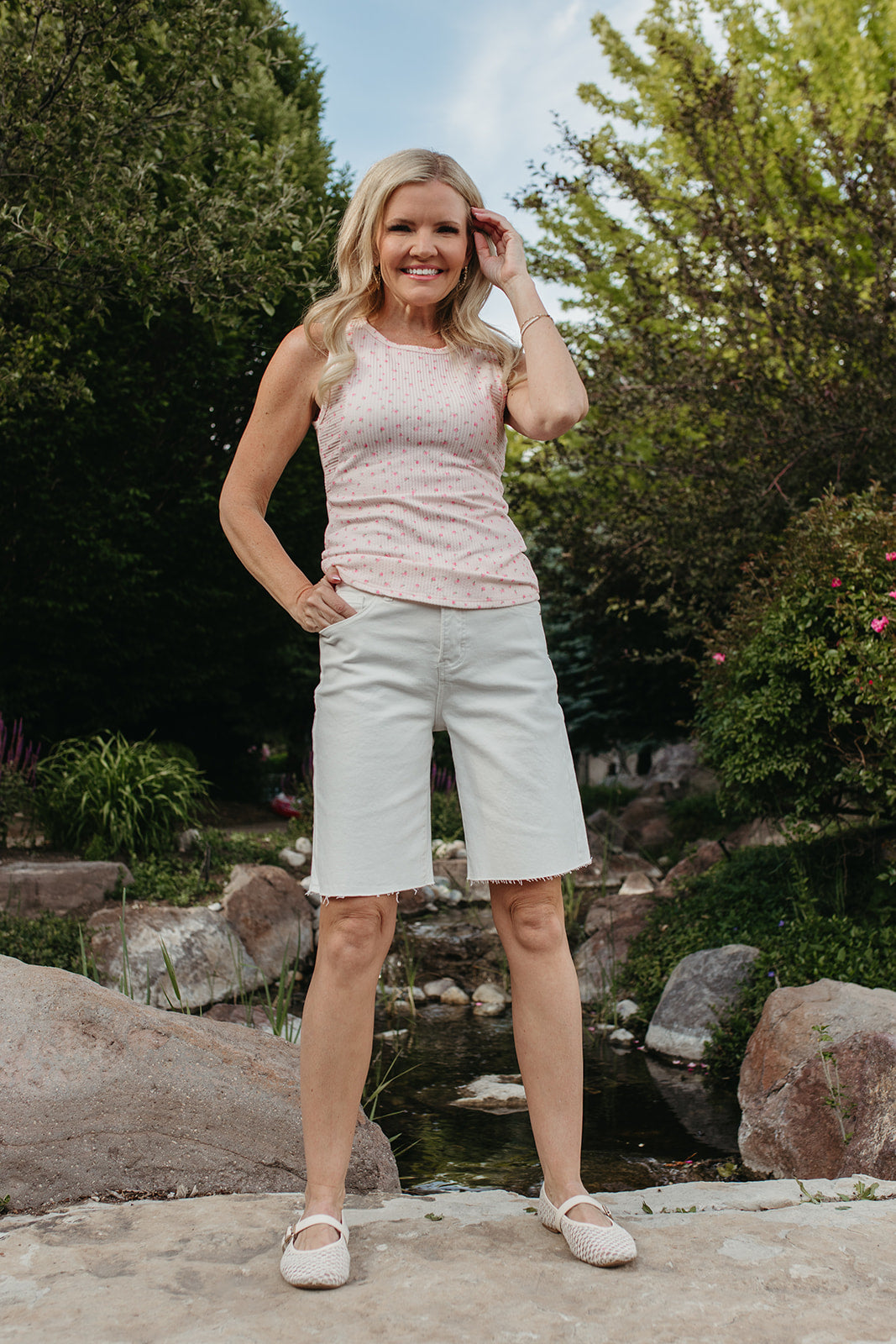 THE SALEM SLOUCHY BERMUDA SHORTS IN WHITE