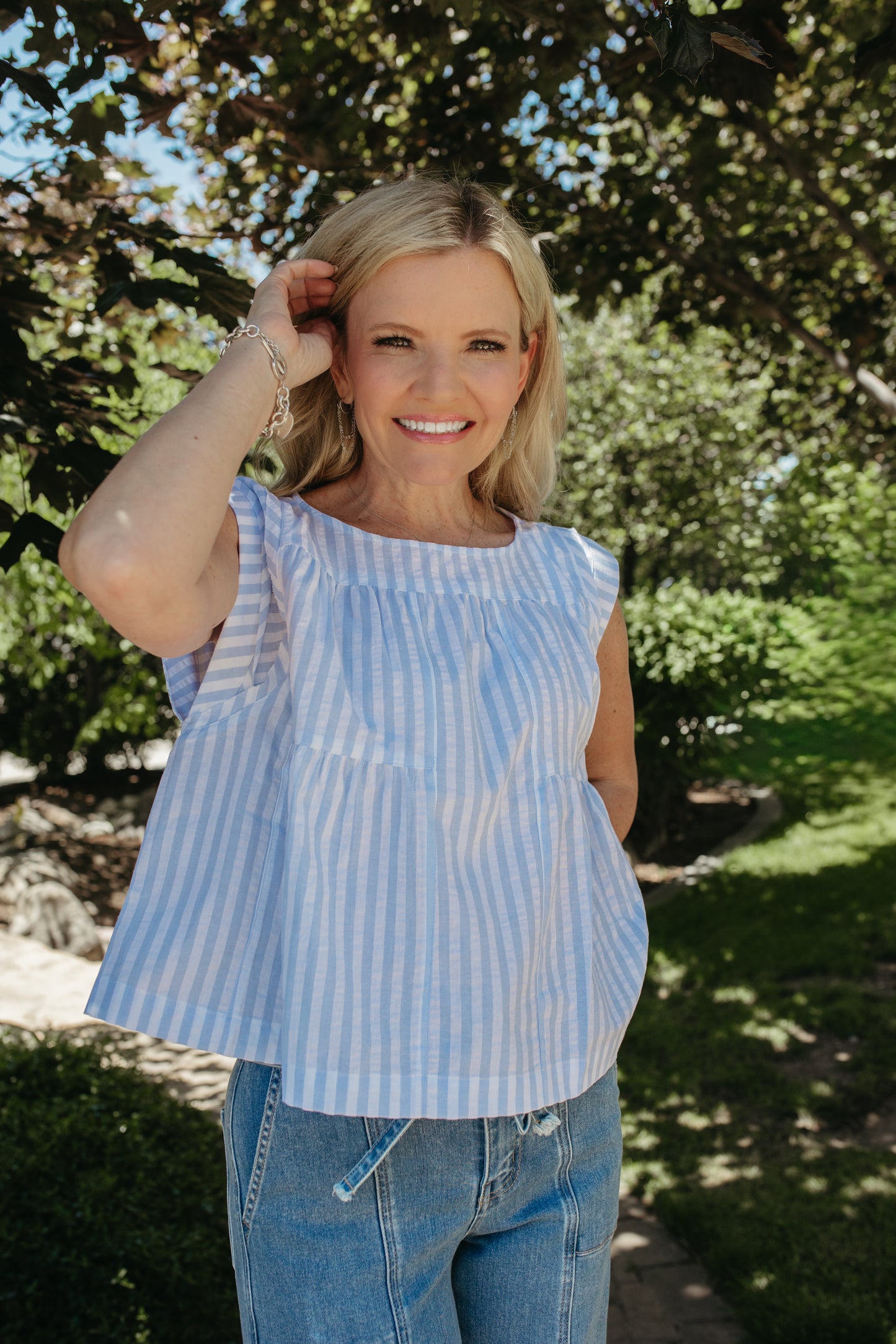 THE JULIANA STRIPE TOP IN BLUE
